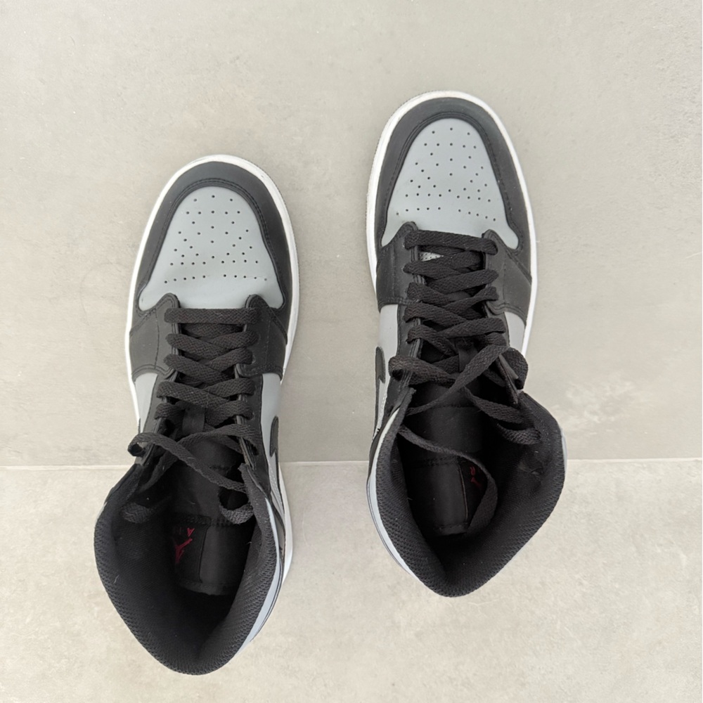 Air Jordan 1 Mid - black/gray - amazing condition